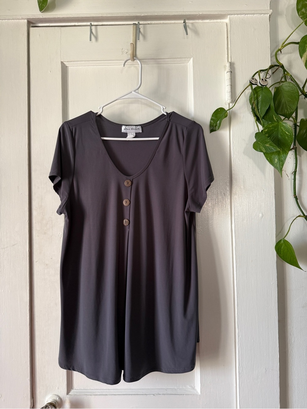 Star Vixen Short Sleeve Scoop Neck Tunic with Button Placket
